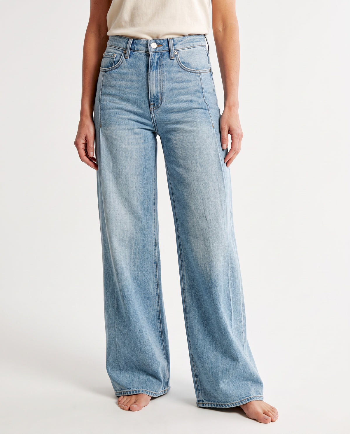 Silvia-Vera Women's High-Waist Seamed Flared Jeans hero